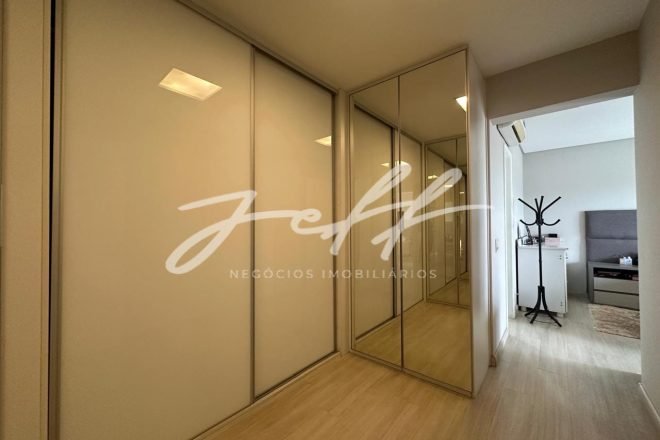 5d40e44c-68a1-42ff-827b-74ccf18e11b0