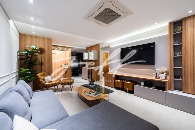 8dfcb313-aaed-4a71-8a7d-8f00ab8e2818