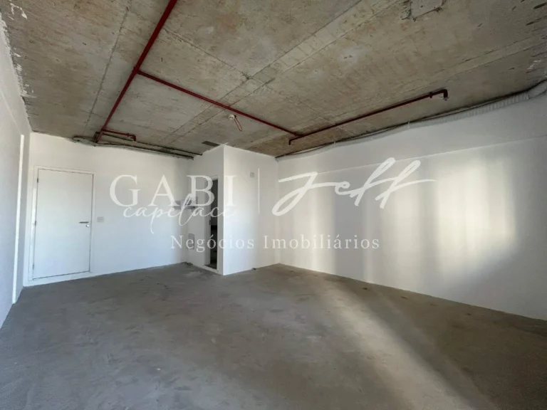 Sala à venda no Vila Mathias: